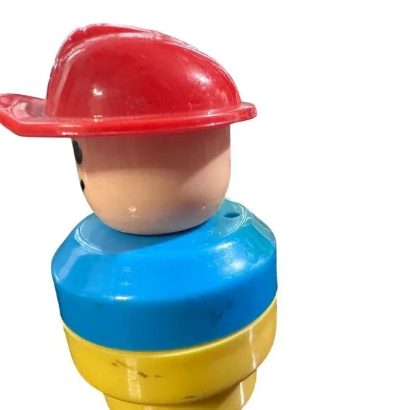 Vintage Fisher Price Chunky Little People Fireman Collectible Toy With Red Hat - Picture 3 of 4